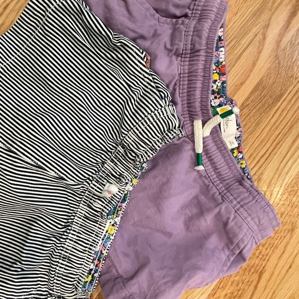 Mini Boden Heart pocket shorts size 12